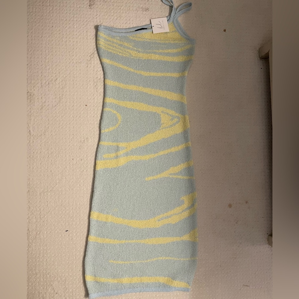 NWT!!! Blue and Yellow Patterned Knit Dress